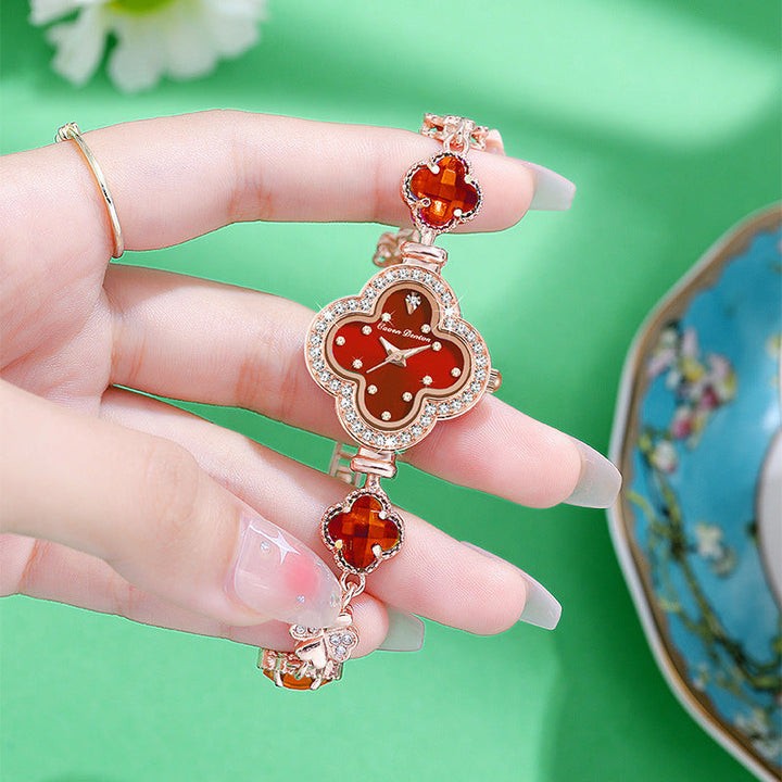 jewelry Fashion four-leaf clover decorated ladies watch Trendy decorated quartz bracelet ladies personalized wristwatch